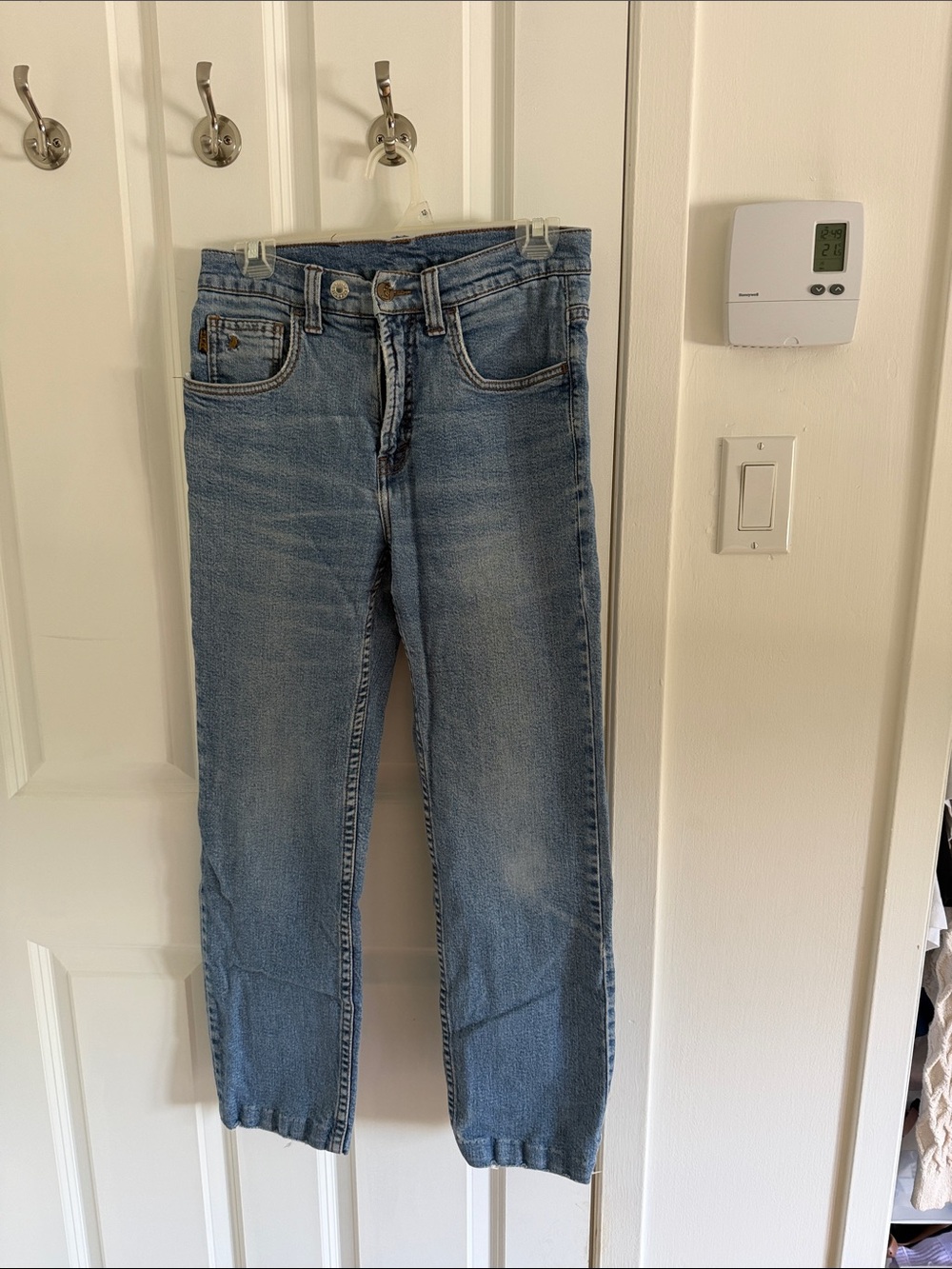 Light Wash Straight-Leg Women's Jeans